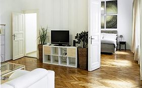 Heart Of The City, Entire Very Big Apartment
