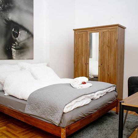 Heart Of The City, Entire Very Big Apartment Budapest Esterno foto
