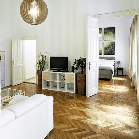Heart Of The City, Entire Very Big Apartment Budapest Esterno foto