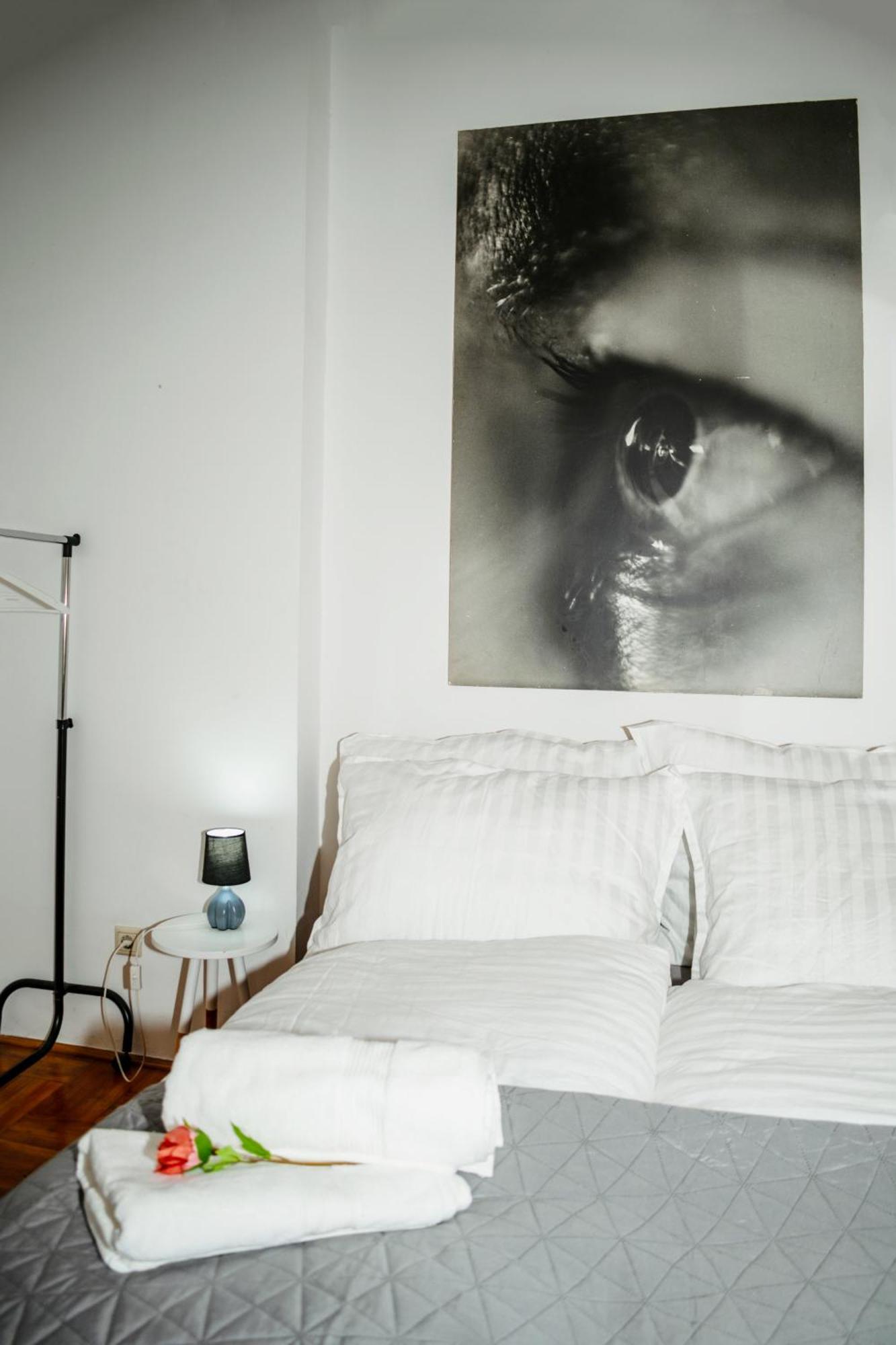 Heart Of The City, Entire Very Big Apartment Budapest Esterno foto