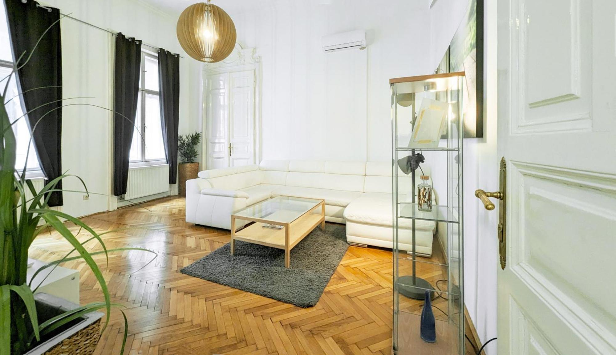 Heart Of The City, Entire Very Big Apartment Budapest Esterno foto