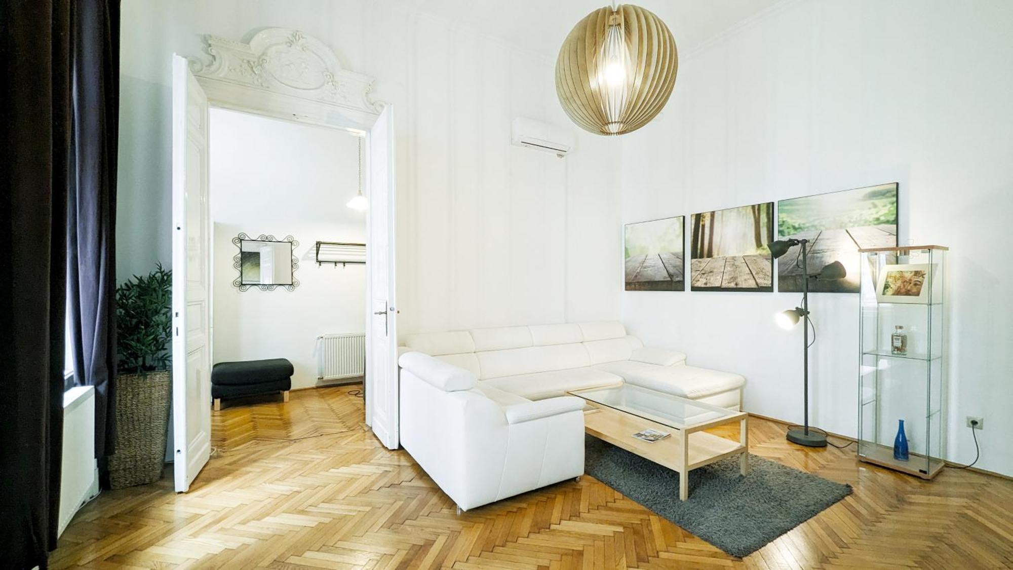 Heart Of The City, Entire Very Big Apartment Budapest Esterno foto