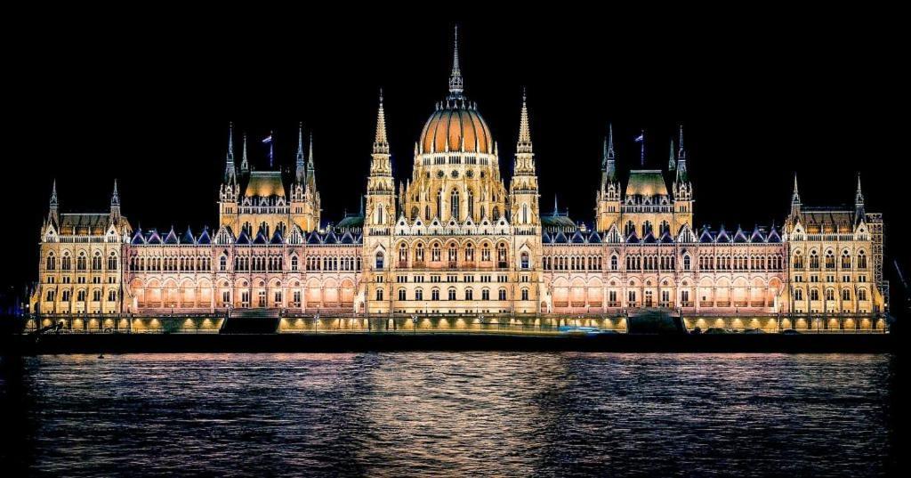 Heart Of The City, Entire Very Big Apartment Budapest Esterno foto