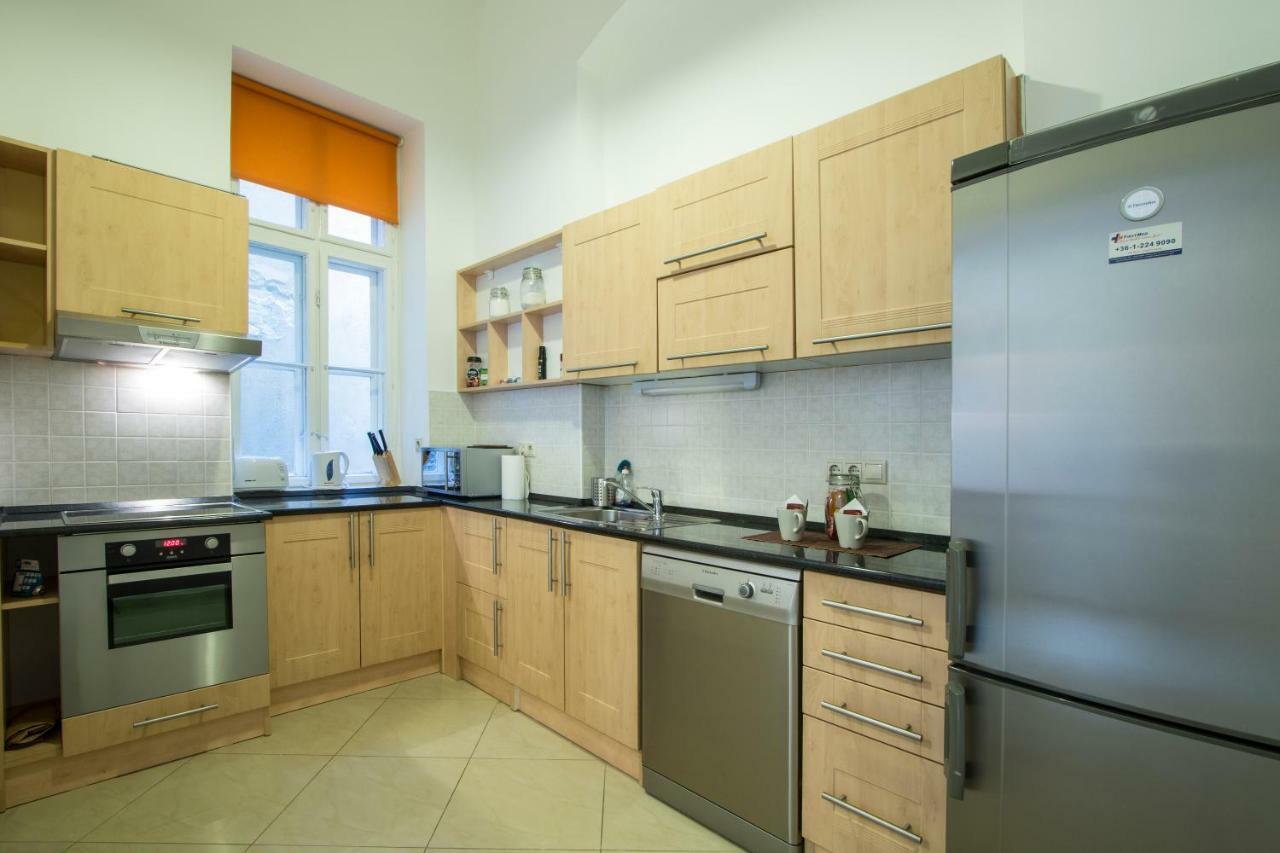 Heart Of The City, Entire Very Big Apartment Budapest Esterno foto