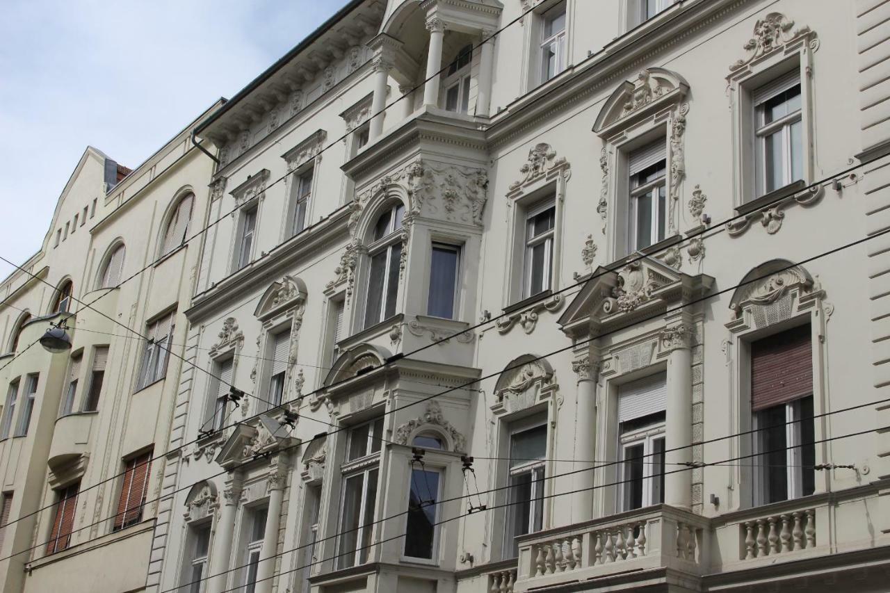 Heart Of The City, Entire Very Big Apartment Budapest Esterno foto